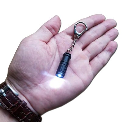E1 smallest keychain flashlight